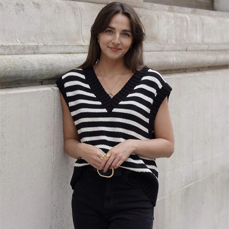 

Ruelen Elegant Striped Sweater Women 2021 Winter V-neck Black And White Stitching Sleeveless Knitted Vest Ladies