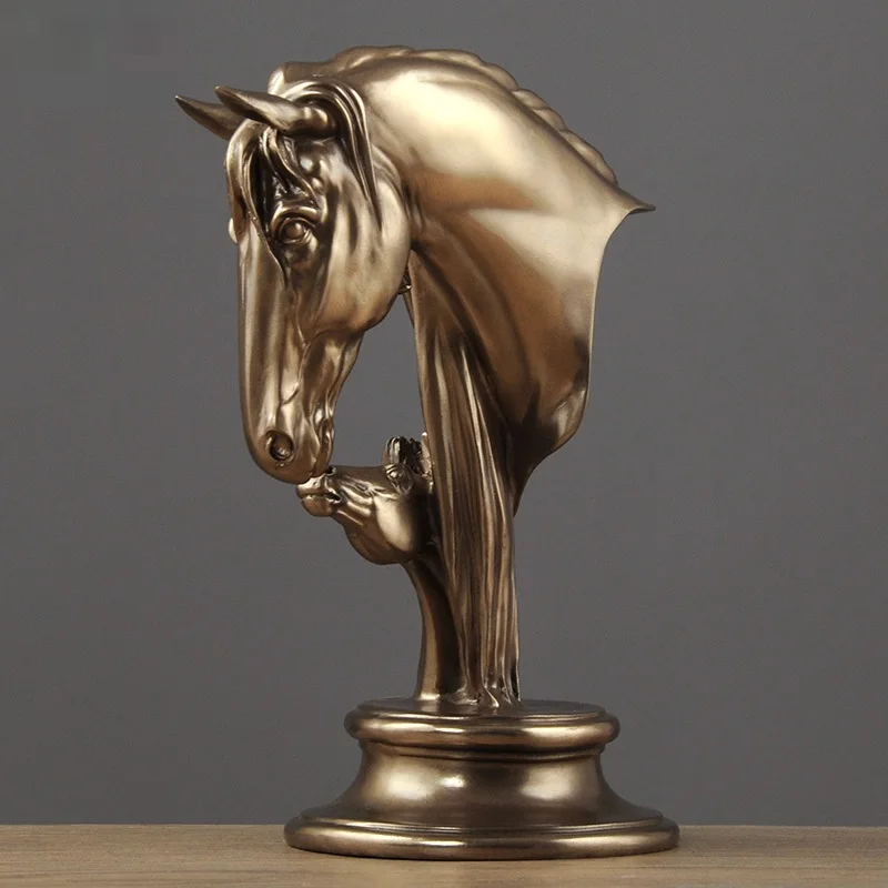 Статуя мать и ребенок с головой лошади бронзовая статуя художественная