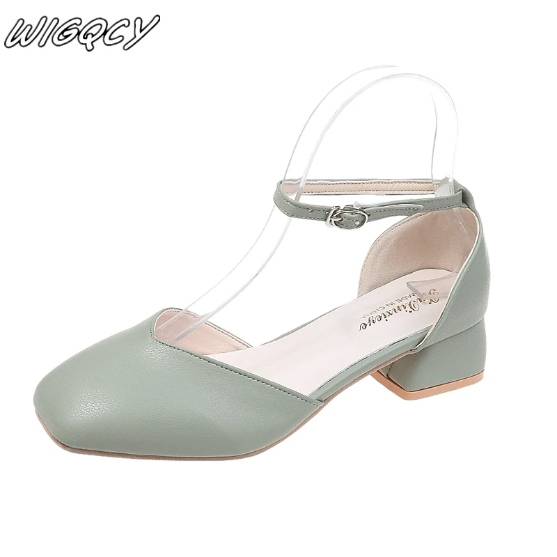 2020 г. Летние женские пикантные однотонные туфли на высоком квадратном каблуке с