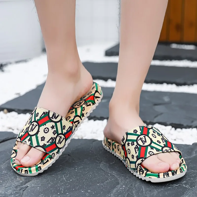 

Men's luxury slippers 2021 new indoor bathroom thick-soled non-slip slippers men's light casual high-quality sandals and slipper