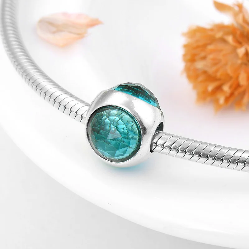 Женские браслеты и Обручи из серебра 925 пробы с крупными зелеными фианитами |