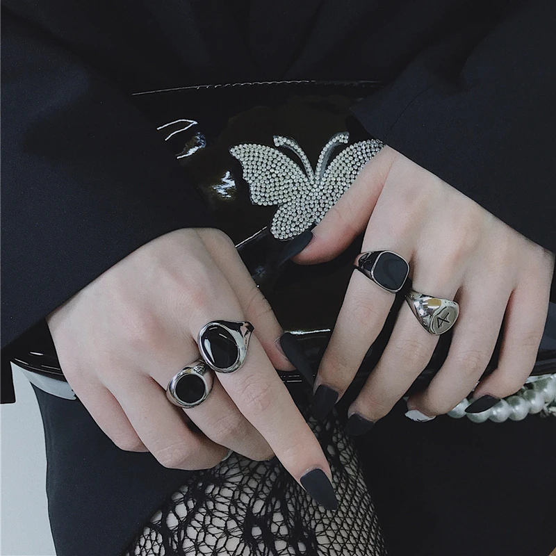 

New Korean Open Ring Punk Trendy Vintage Titanium Steel Small Daisy Flower Rings for Women Party Jewelry Couple Rings