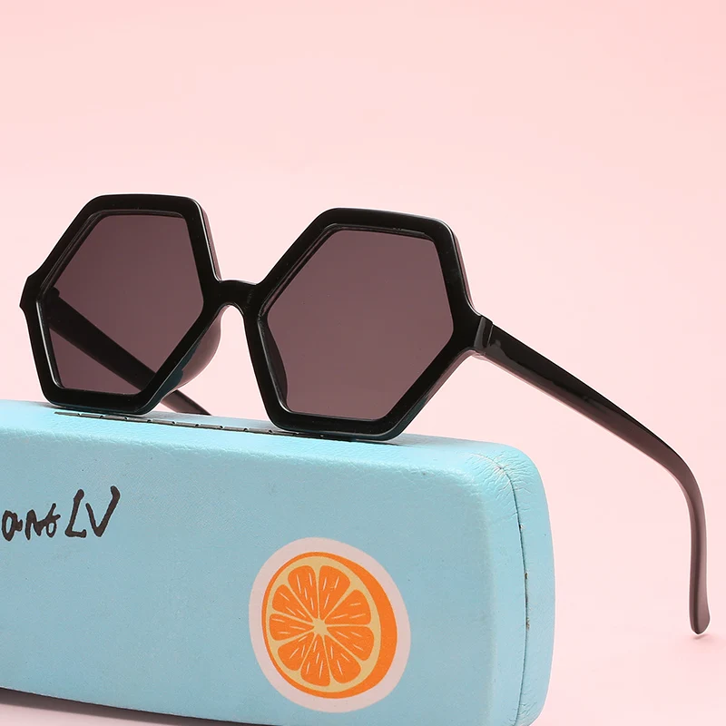 

2021 New Fashion Square Children Sunglasses Cute Baby Vintage Kids Sun Glasses Boys Girls Trend Design Eyeglasses Uv400