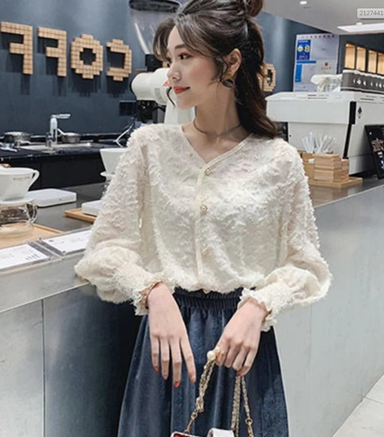 

2020 autumn blouse design sense niche western style tops all-match long-sleeved ladies self-cultivation western style lace top