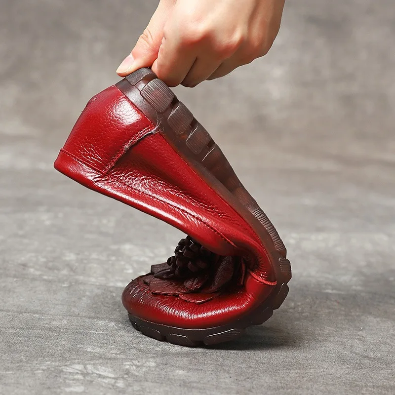 

Vintage moccasins female genuine leather loafers women slip-on casual shoes mother flats 2021 stylish