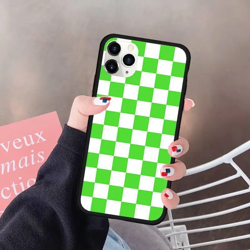

Plaid Checked Checkered Phone Case For iPhone 11 Pro 12 XS MAX XR X 7 8 6 Plus SE20 Grid Hard Back Cover Coque