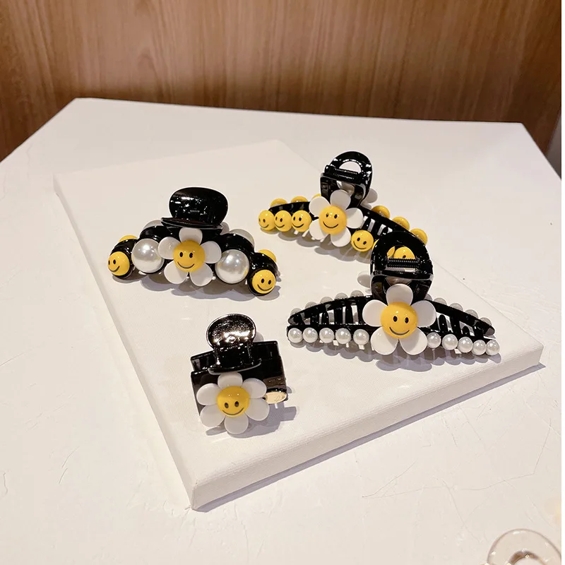 

Корейская Милая улыбающаяся маленькая зажим для волос с улыбающимся лицом Изысканный жемчужный цветок зажим для волос задняя часть головы ...