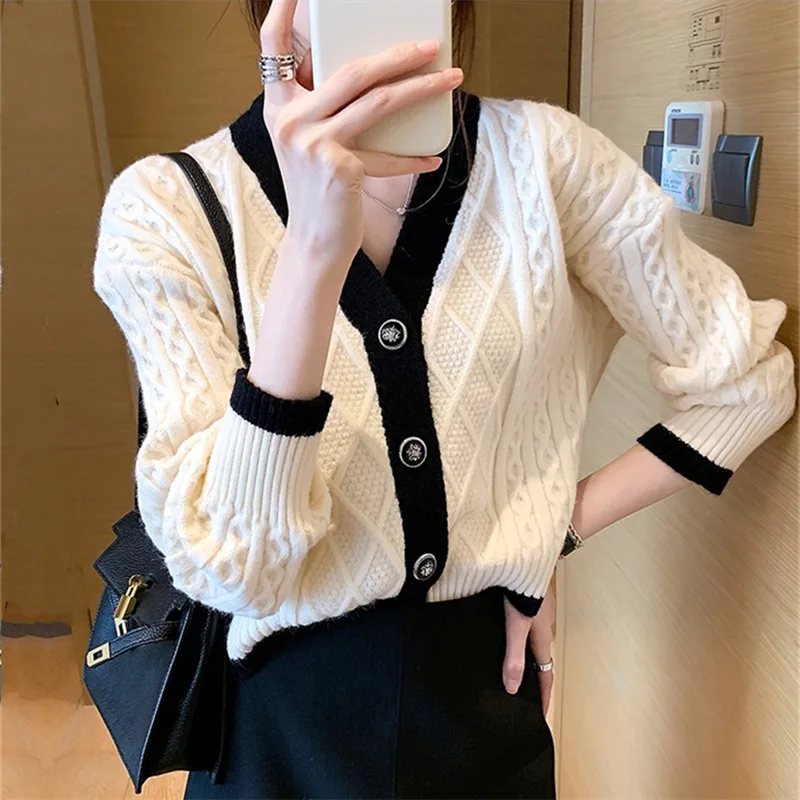 

New Arrival Retro Loose Cardigan Sweater Autumn Winter 2021 Patchwork Color Single Breasted V-Neck Short Women's Sweater Jacket