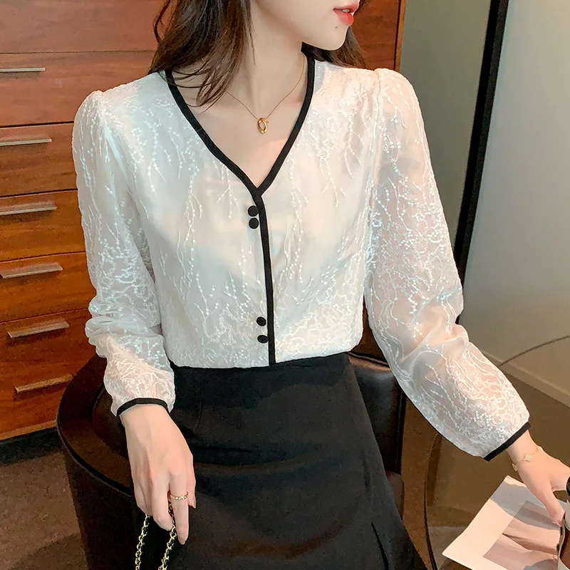 

Shirts & Blouses