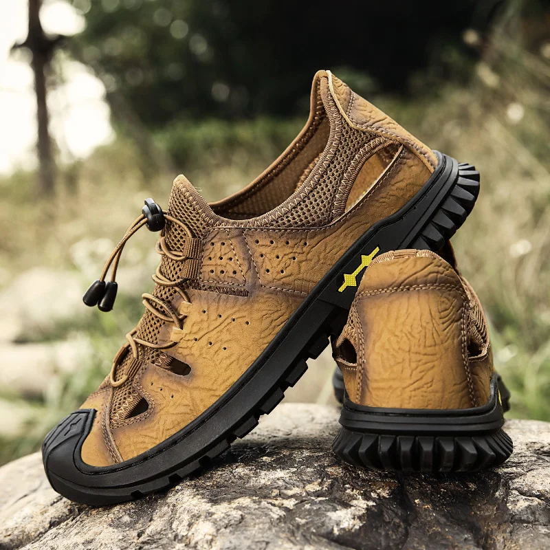 

Leather Summer Men's Sandals Outdoor Casual Mountain climbing and wading Hollow And Breathable beach Sandals