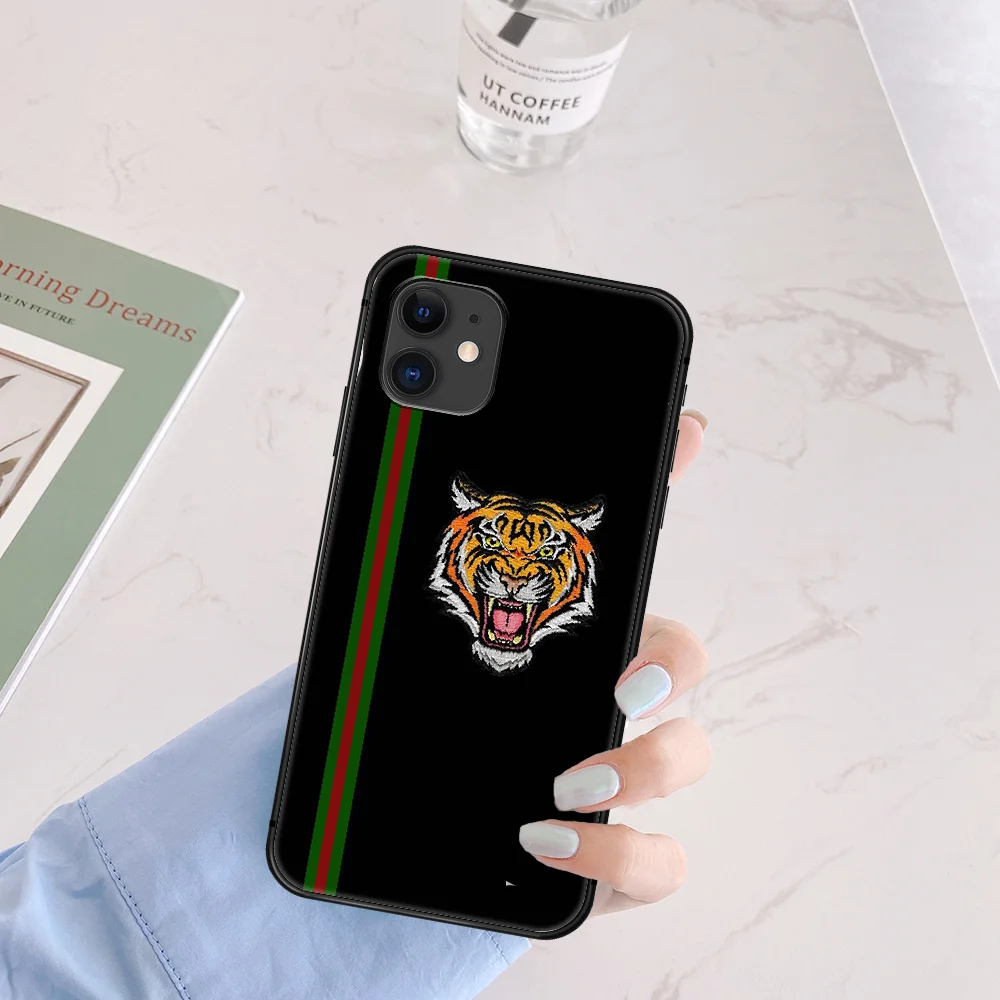 

Luxury Italian Brand Snake Bee Tiger Phone Case For Iphone 5 5S SE 2020 6 6S 7 8 Plus 11 12 Mini X XS XR Pro Max black Bumper