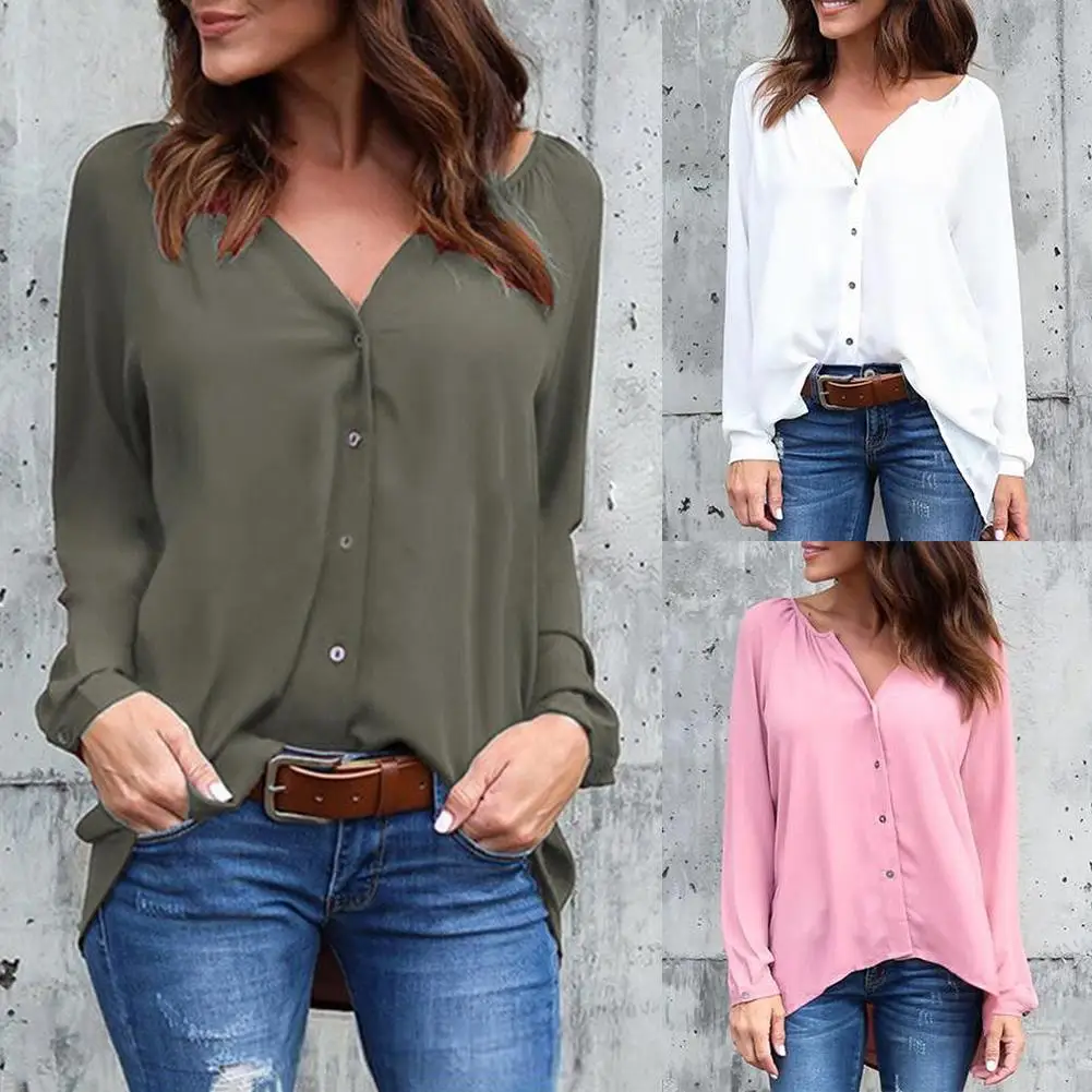 Однотонная плиссированная рубашка с v-образным вырезом и пуговицами длинным