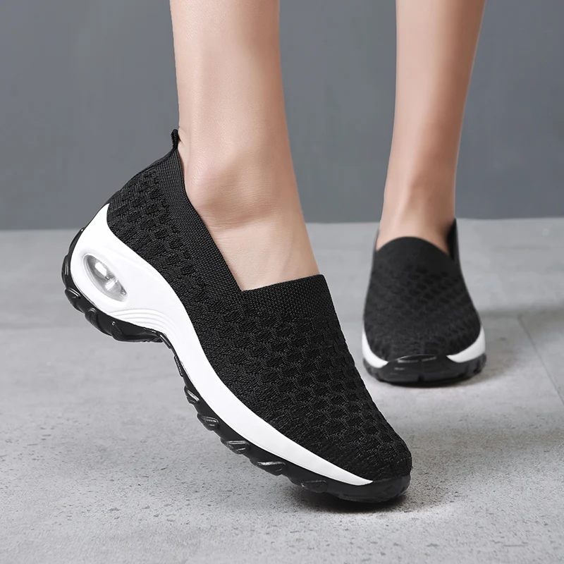 

Women Casual Vulcanized Shoes 2021 High Quality Women's Breathable Sneakers Slip On Walking Flats Ladies Loafers Plus Size 35-42