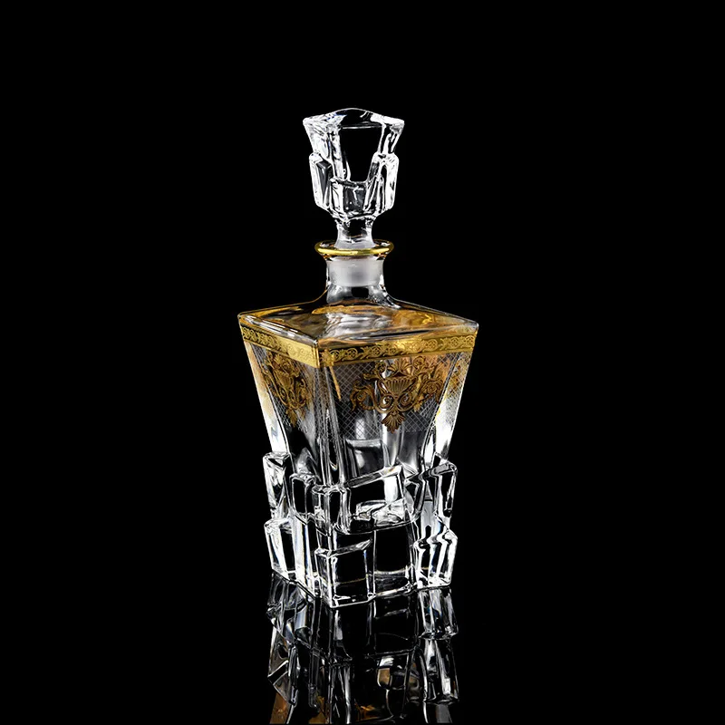 

luxury lead-free Crystal whiskey decanter set with 6 Pcs whiskey wine glass for Alcohol Bourbon Scotch 7 Pcs Set 210311-07