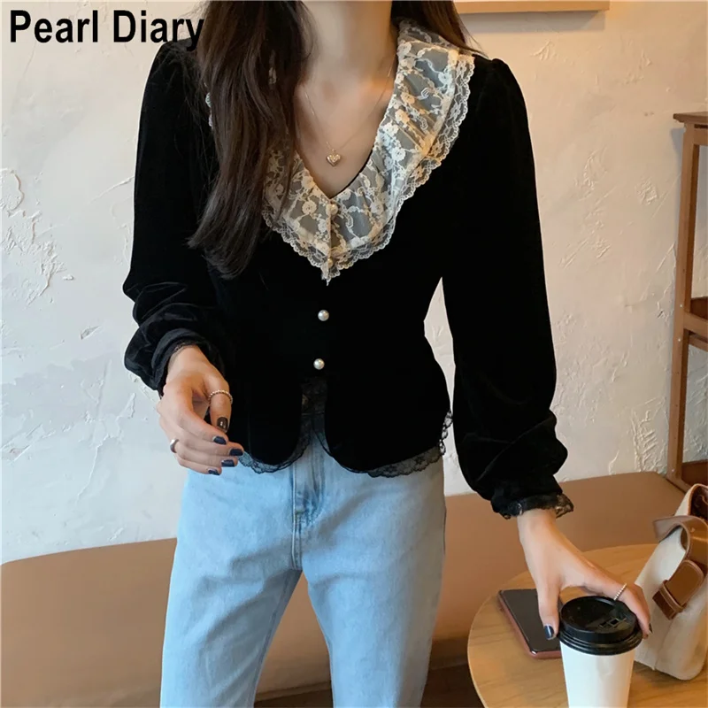 

Блузка женская бархатная с длинным рукавом, V-образным вырезом и кружевом