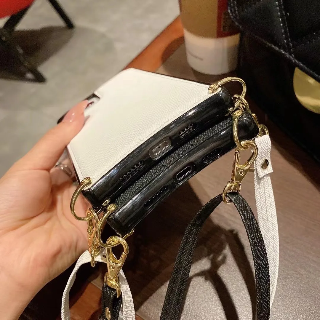 

Luxury Off Classical Retro Couples Black White Leather Phone Case for iPhone 7 8 Plus 12Mini 11 12 Pro XS Max X XR Back Cover