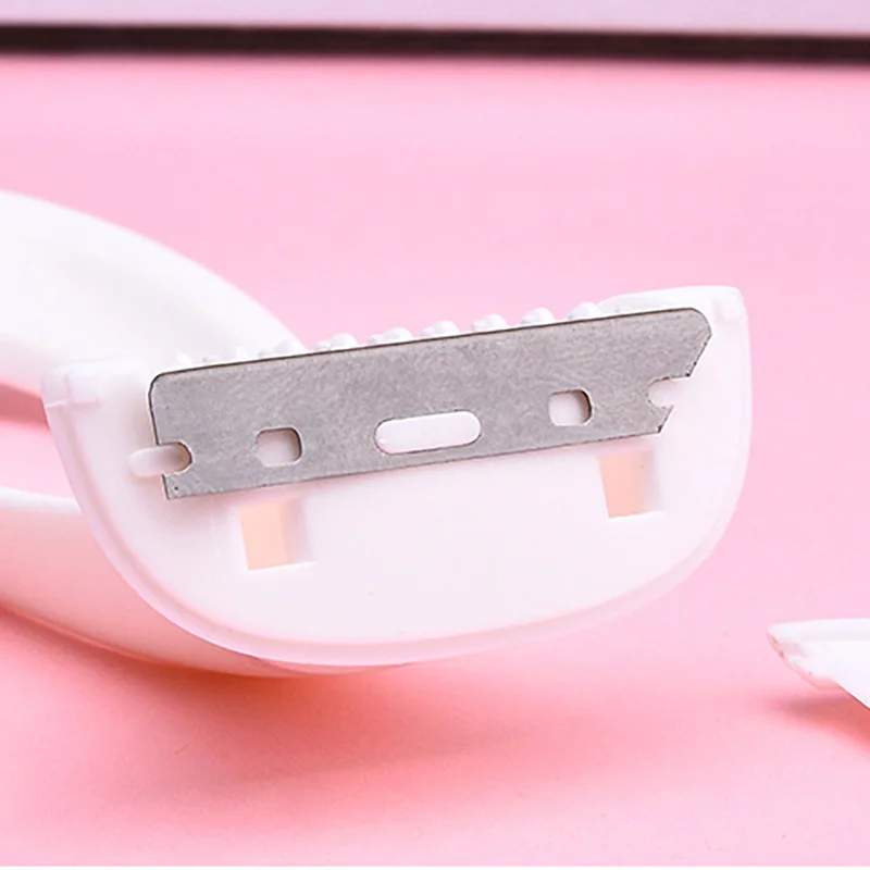 

Sharp Blade Cuticle 2 Packs of Portable Dead Skin Scrub for Easy Exfoliation Foot Scrubbing with Replaceable Blades