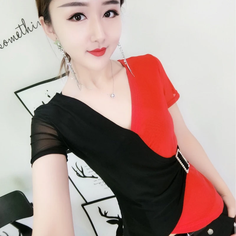 Женская футболка с запахом и коротким рукавом глубоким V-образным вырезом |