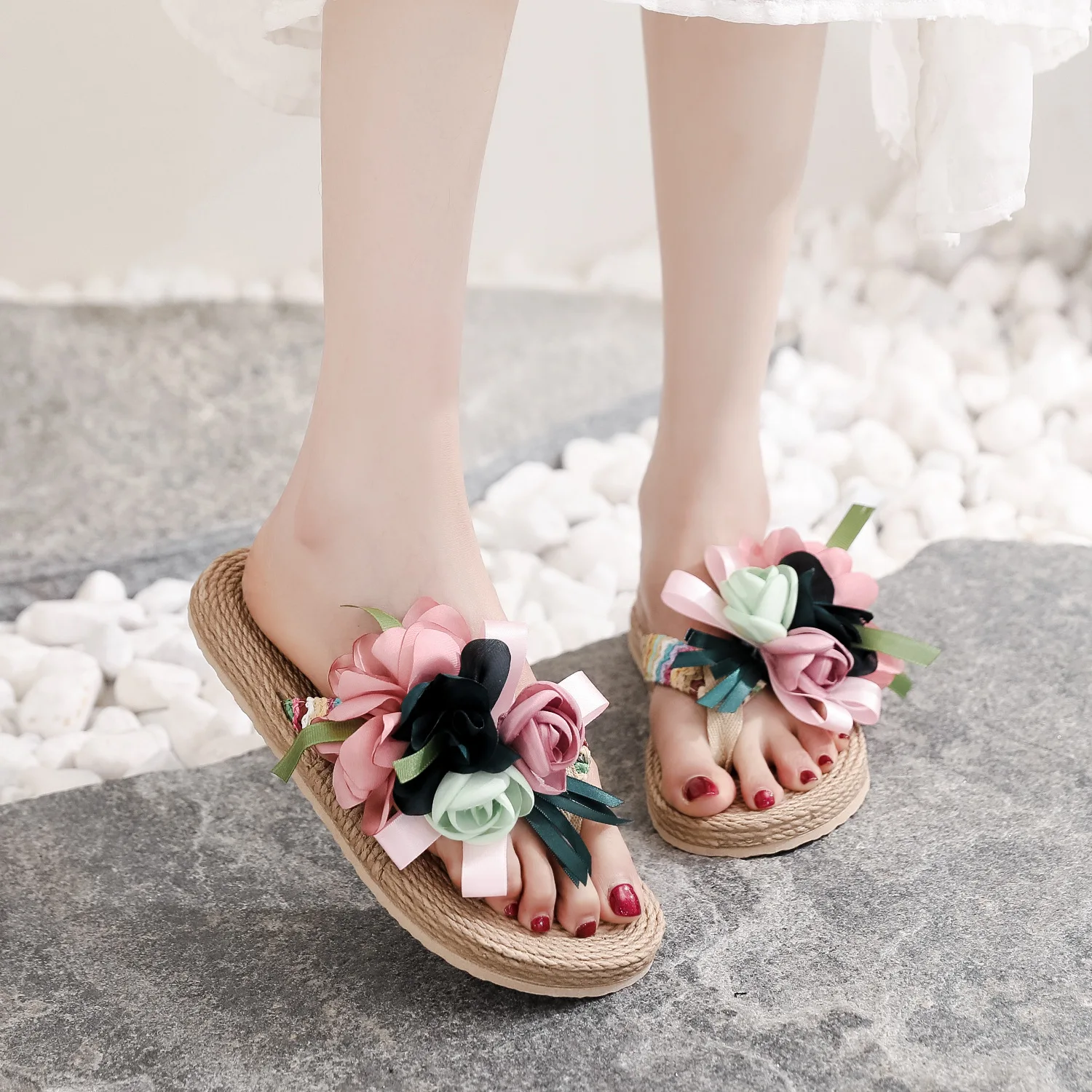 

Slippers Casual Flower Shoes Summer Clogs Woman Rubber Flip Flops Low Pantofle Slides Luxury Beach Hawaiian Flat 2021 Scandals F