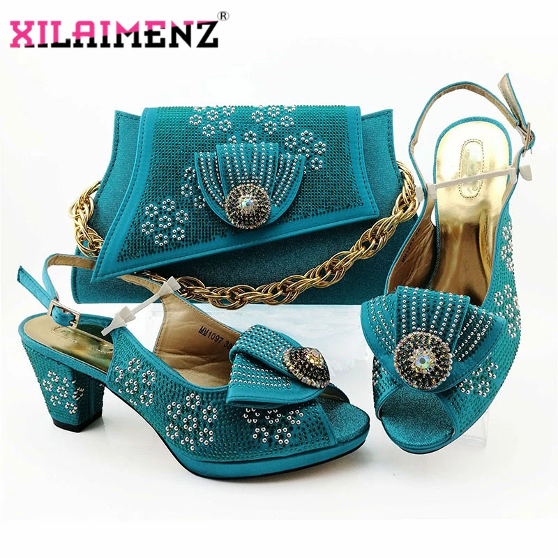 Новинка модные итальянские женские босоножки и сумочка черного цвета комплект