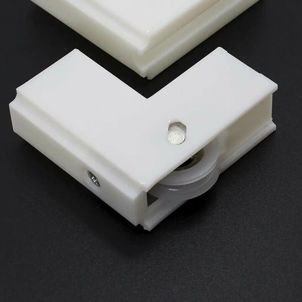 Белые окошки для шкафа раздвижные под нижней частью роликовые колеса шкив