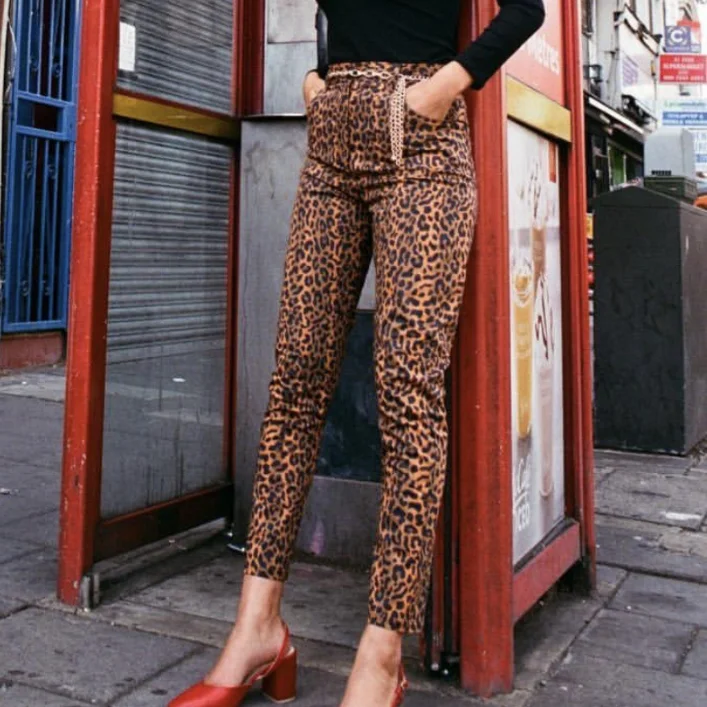 Пикантные ботильоны с леопардовым принтом С высокой талией джинсы для женщин