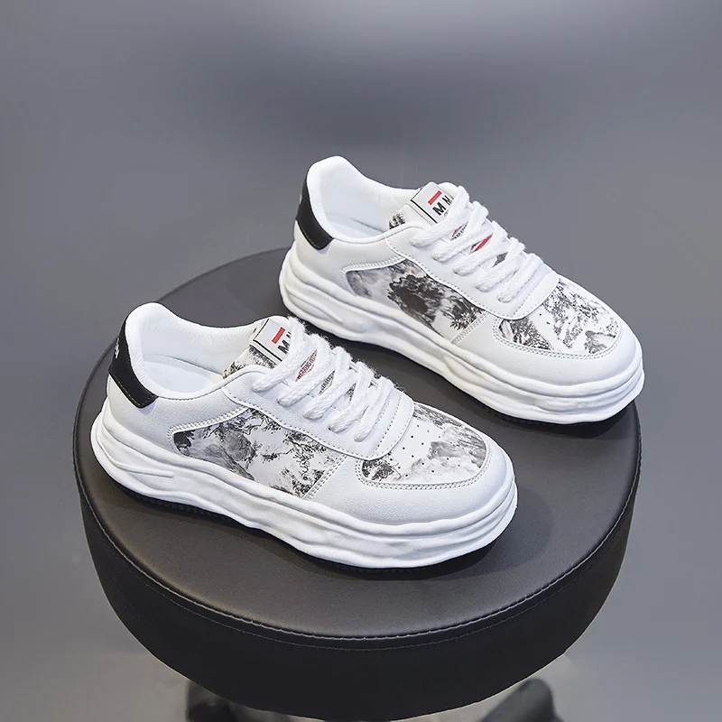

Dissolve small white shoes women's 2021 autumn new Korean style student sports shoes women's fashion thick bottomed muffin shoes
