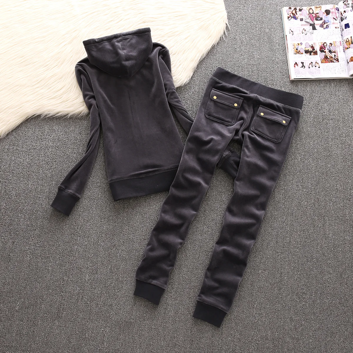 

21 Spring and Autumn New Gold Velvet Sports Suit Women's Fashion Pants Slim Little Casual Two-piece Suit