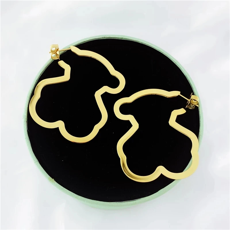 

Stainless steel bear studs, fashion art bear studs. Girl's favorite