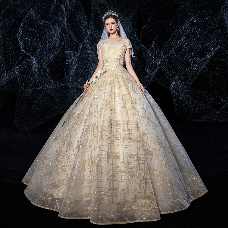 Свадебное платье цвета шампанского роскошное Золотое бальное с вырезом лодочкой