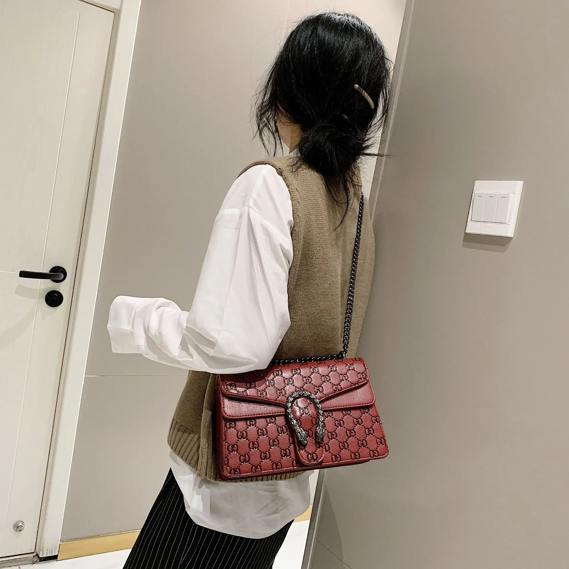 Женская сумка с цепочкой маленькая квадратная Корейская версия тренда женская