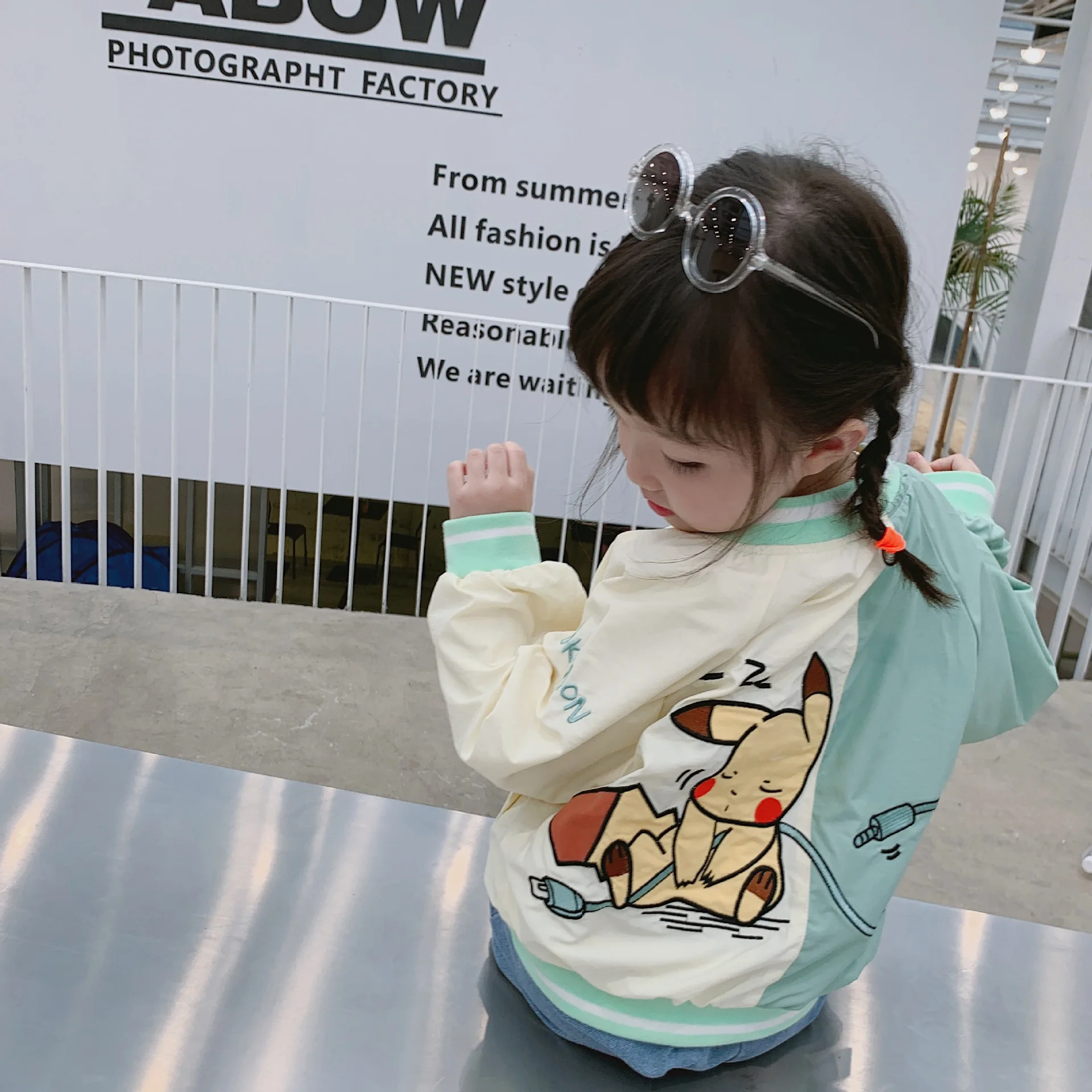 Tonytaobaby осенняя одежда новинка детская для мальчиков и девочек с мультяшной