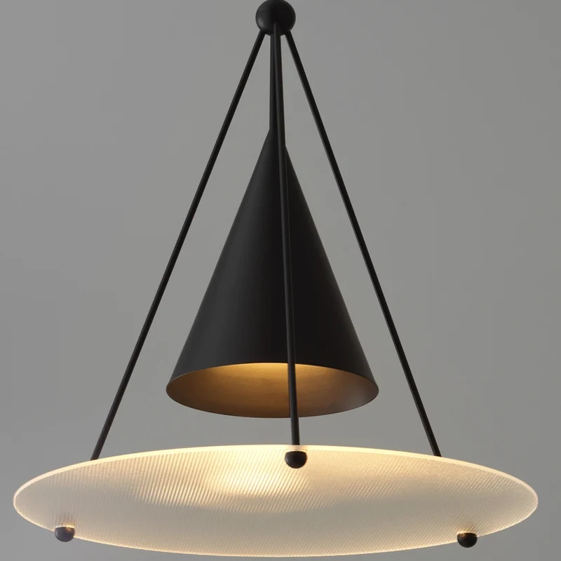 구매 북유럽 포스트-매우 간단하고 창의적인 레스토랑 싱글 헤드 작은 샹들리에 침실 호텔 바 커피 숍 샹들리에