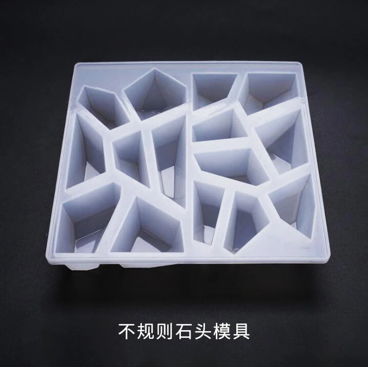 

QIQIPP Diy Crystal Drip Mould Irregular Stone Ornament Pendulum Decorative Section Ornament Silicone Mould