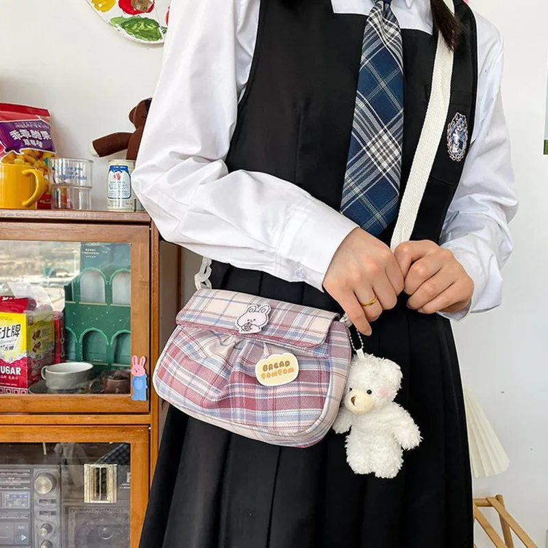 

Женская маленькая клетчатая сумка-мессенджер в студенческом стиле