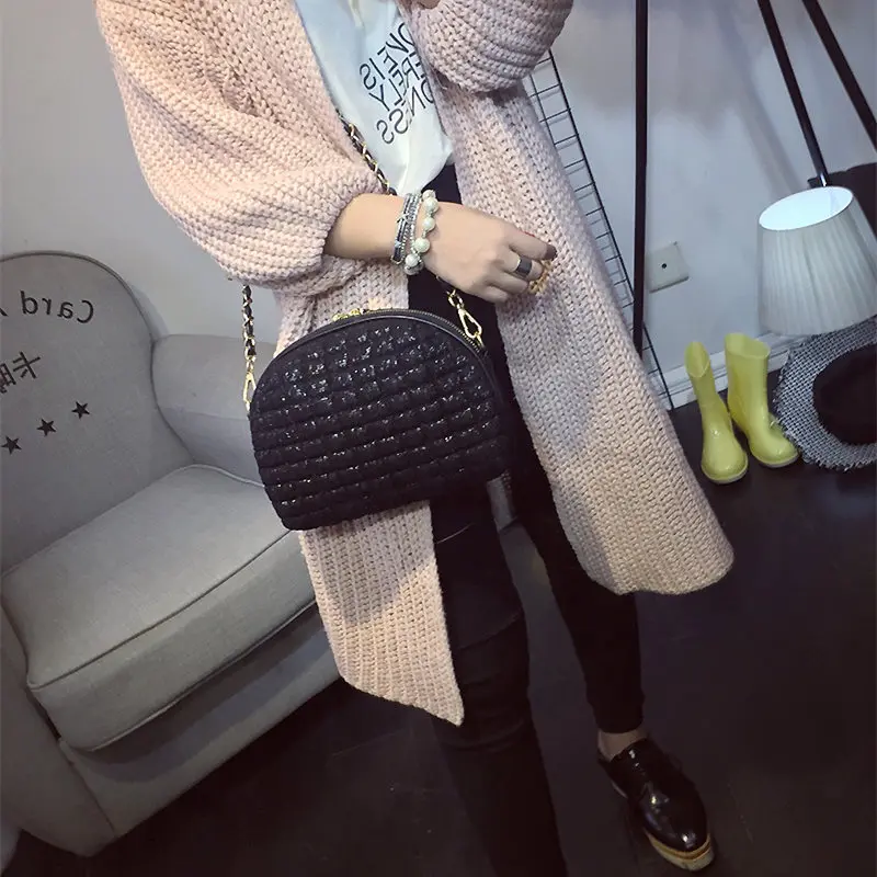 

2021 new Korean women's bag chain strip small bag lace shell small bag single shoulder bag cross Bag Fashion
