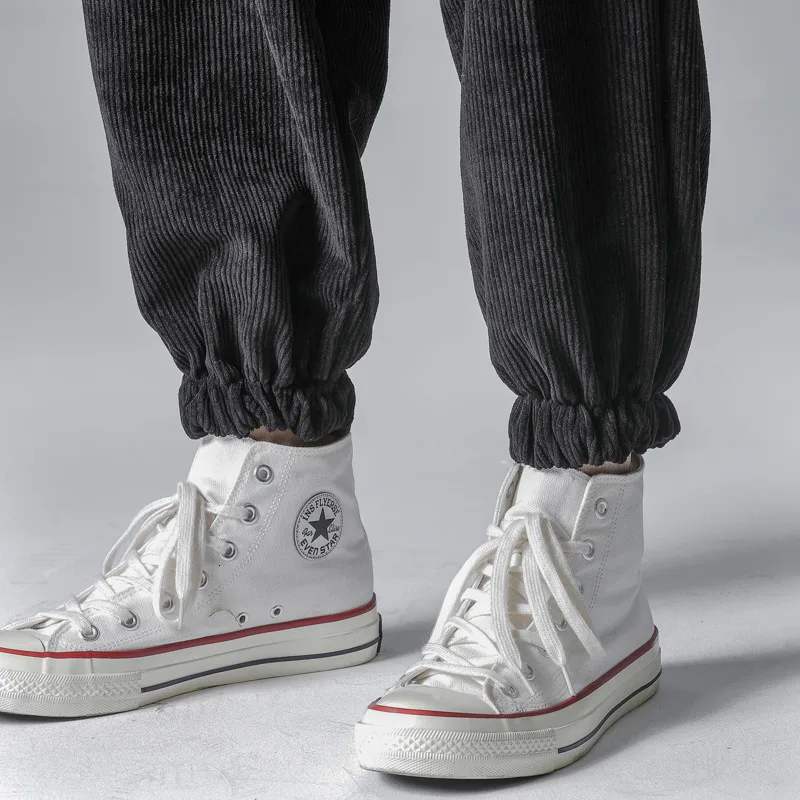 Plus Velvet Corduroy Pants Men's Fashion Solid Color Retro Casual Pants Men Streetwear Loose Hip Hop Trousers Large Size M-5XL