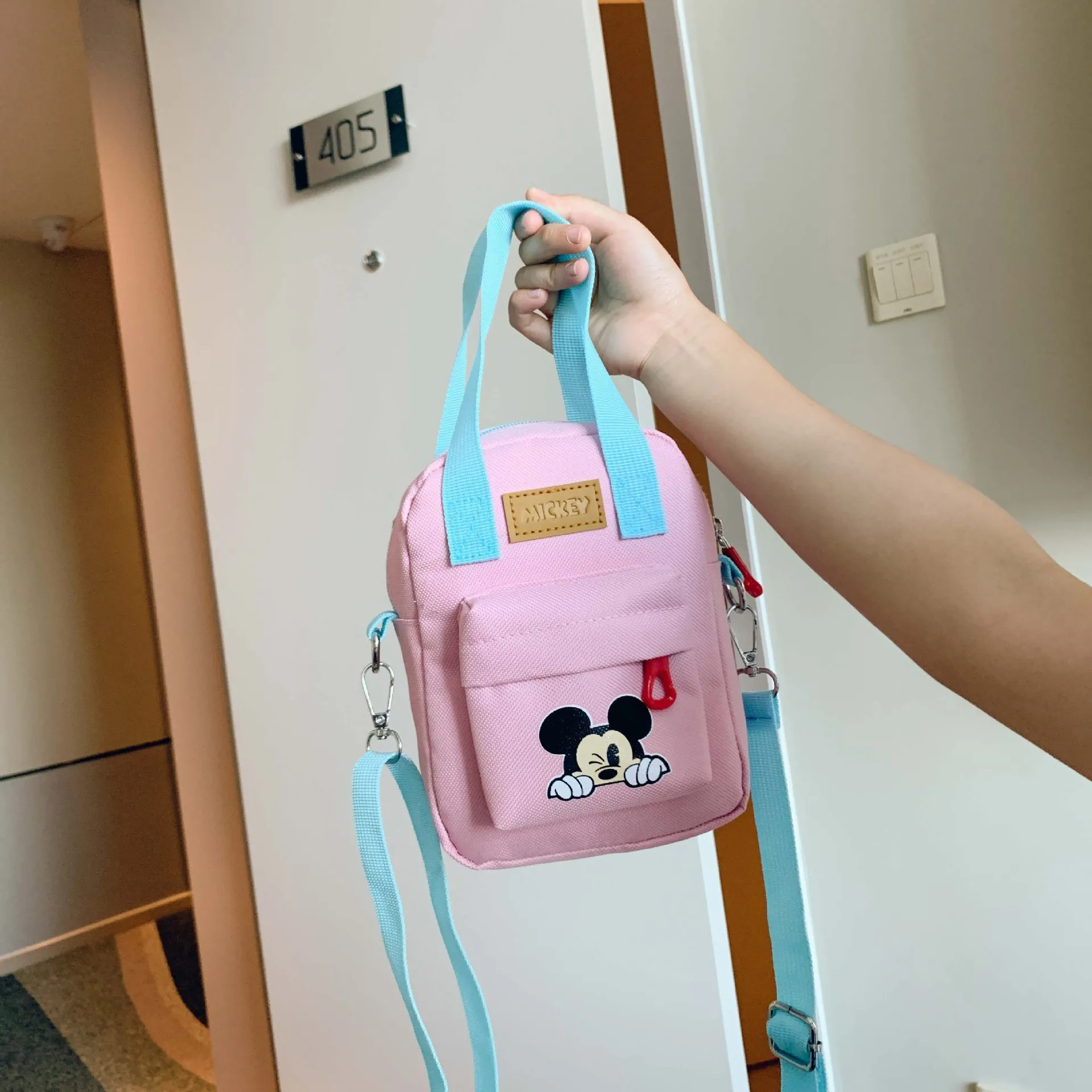 Маленькая модная детская сумка-мессенджер Disney, мультяшный легкий саквояж на плечо для женщин и малышей