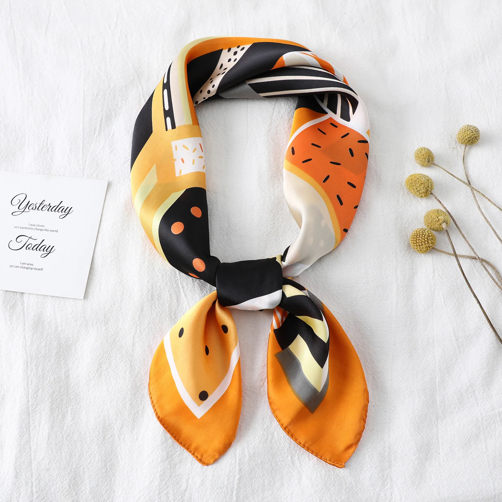 

2020 Модный женский милый маленький шарф повязка на голову маленькое квадратное полотенце новый тип шелковое полотенце женский четыре сезон...