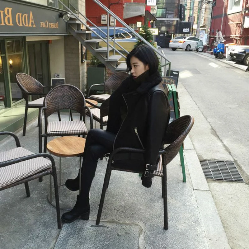 Новая кожаная флисовая куртка женская мотоциклетная с меховым воротником