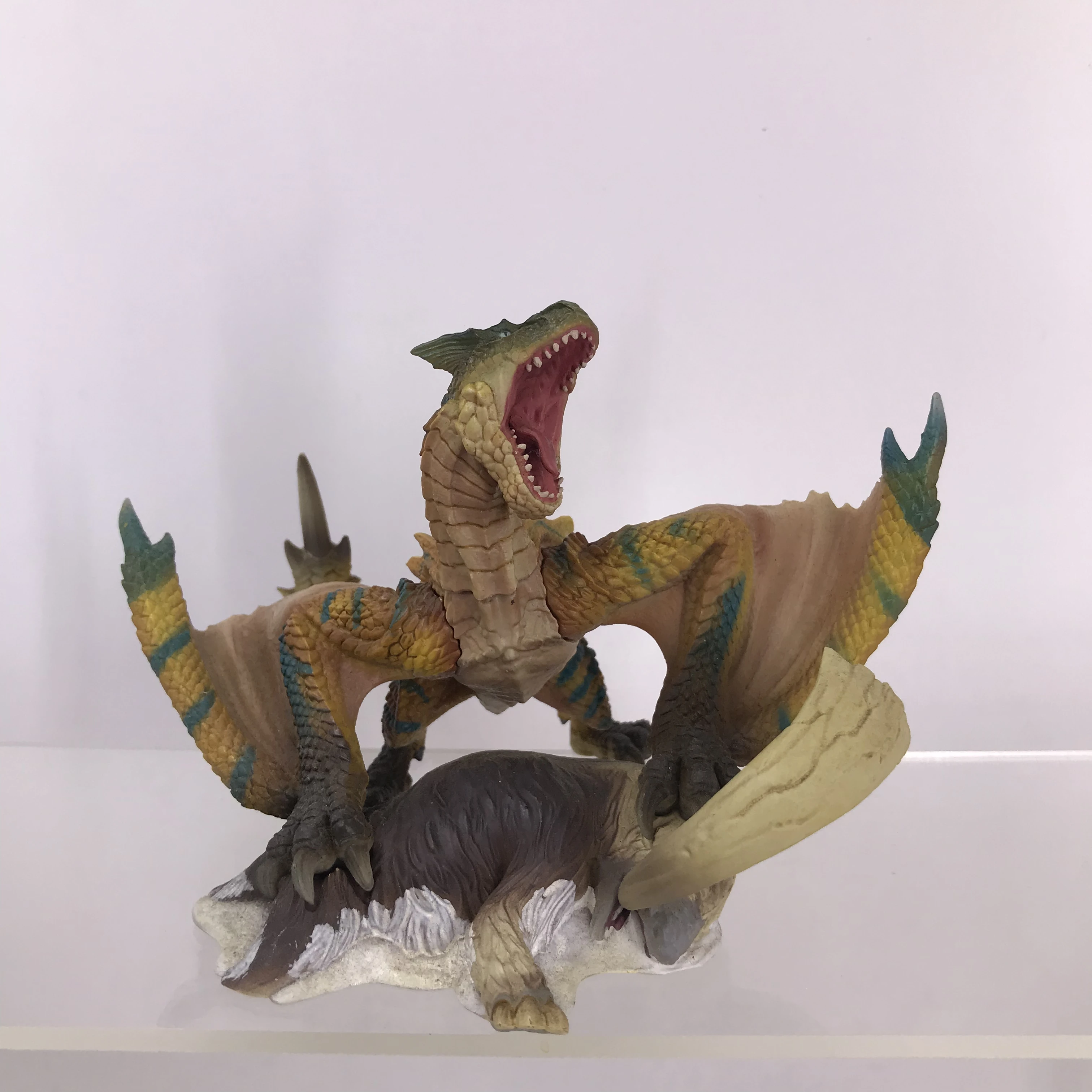 Коробка с рисунком в виде яйца Monster Hunter модель DXF Tigrex| |