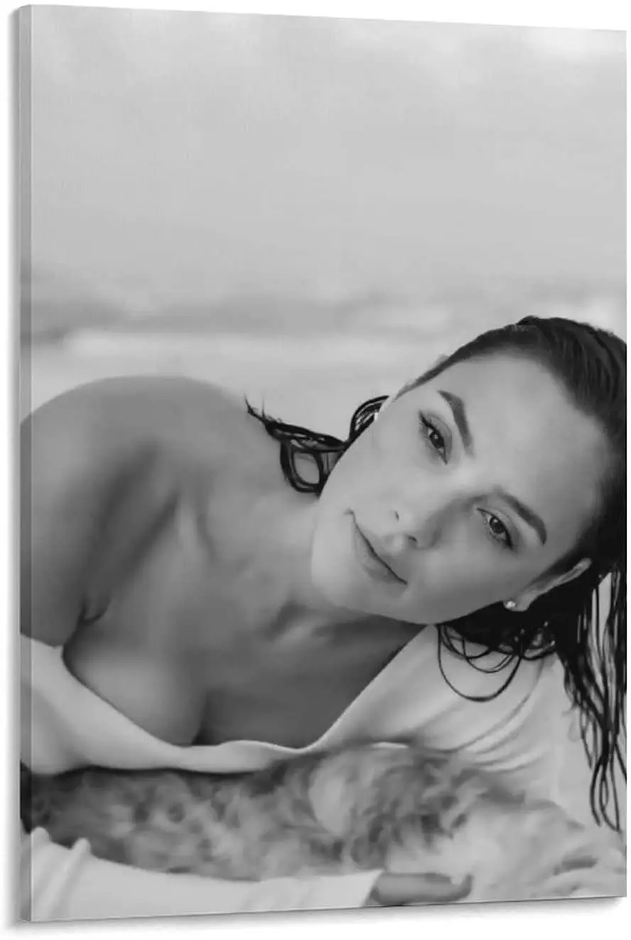 

Gal Gadot Hot Movie Star Sexy Posters Poster Decorative Painting Canvas Wall Art Living Room Posters Bedroom Painting