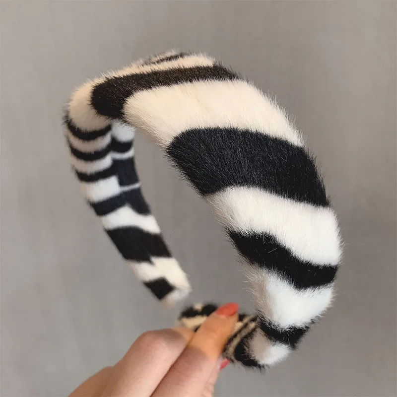 

Fashionable Zebra Pattern Hairband Retro Mink Fur Grass Wide Edge Headband Autumn And Winter Hair Hairpin Hairpin