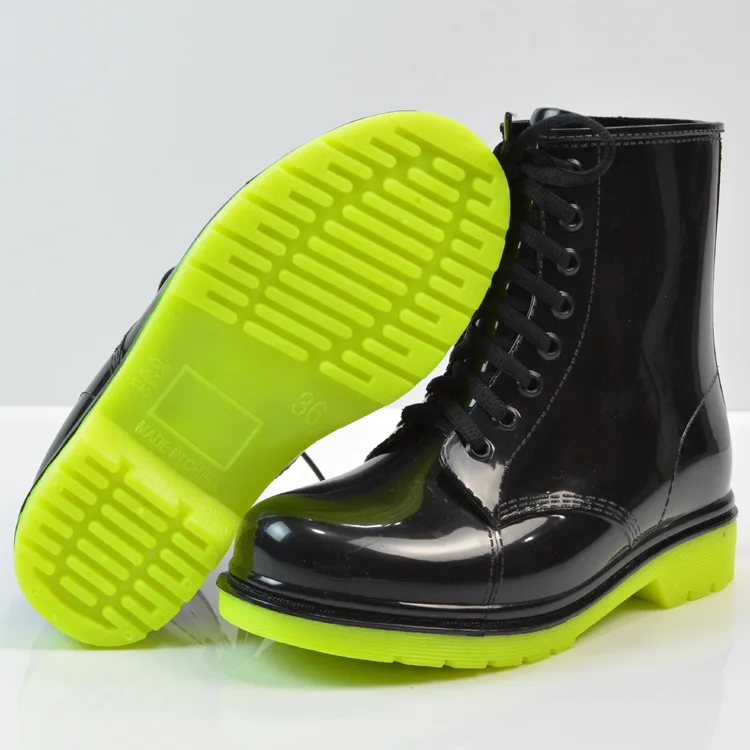 Новые резиновые сапоги теплые модные на платформе без шнуровки