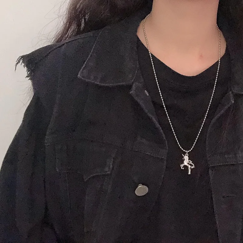 

Retro Creative Unicorn Round Bead Short Necklace Pendant Cool Trend Unisex Party Jewelry Holiday Gift Wholesale