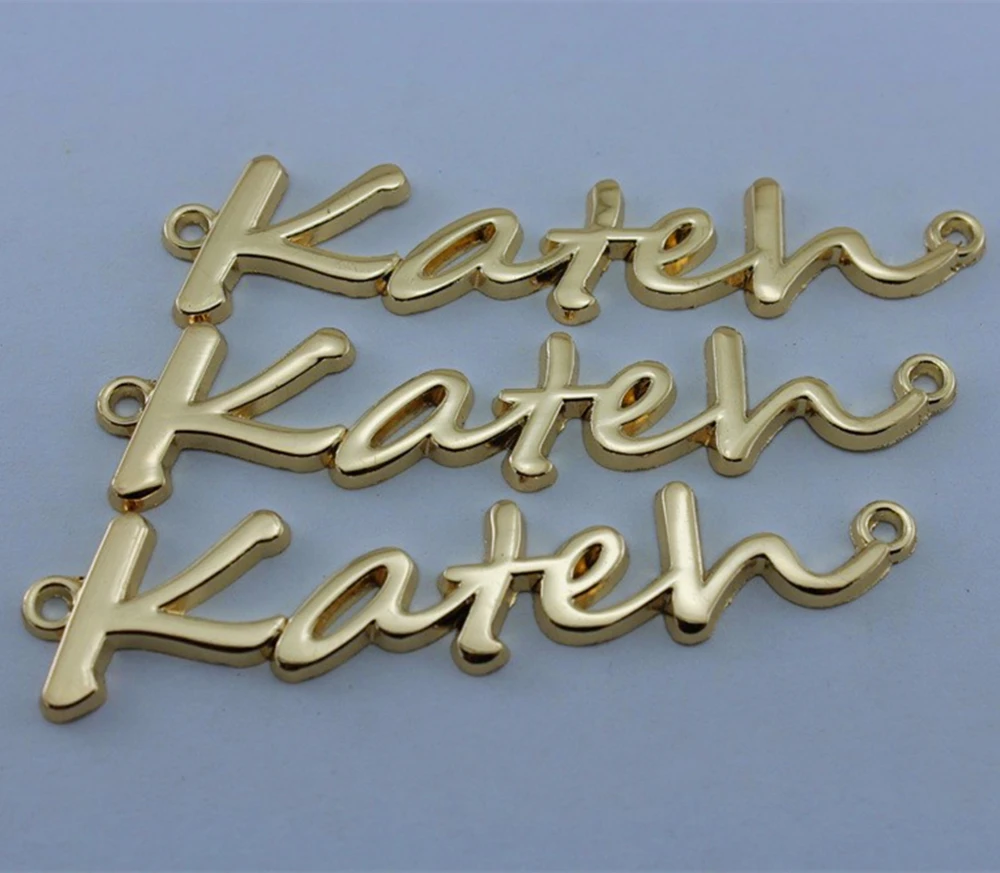 В зависимости от пожеланий заказчика (100 шт./упак.) английские буквы металлические