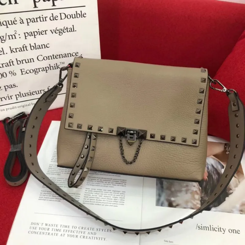 

Soft Genuine Cowhide Leather Rivet Crossbody Bag Black Luxury Handbag Strap Women Shoulder Bag Commuter Bag Large 2020