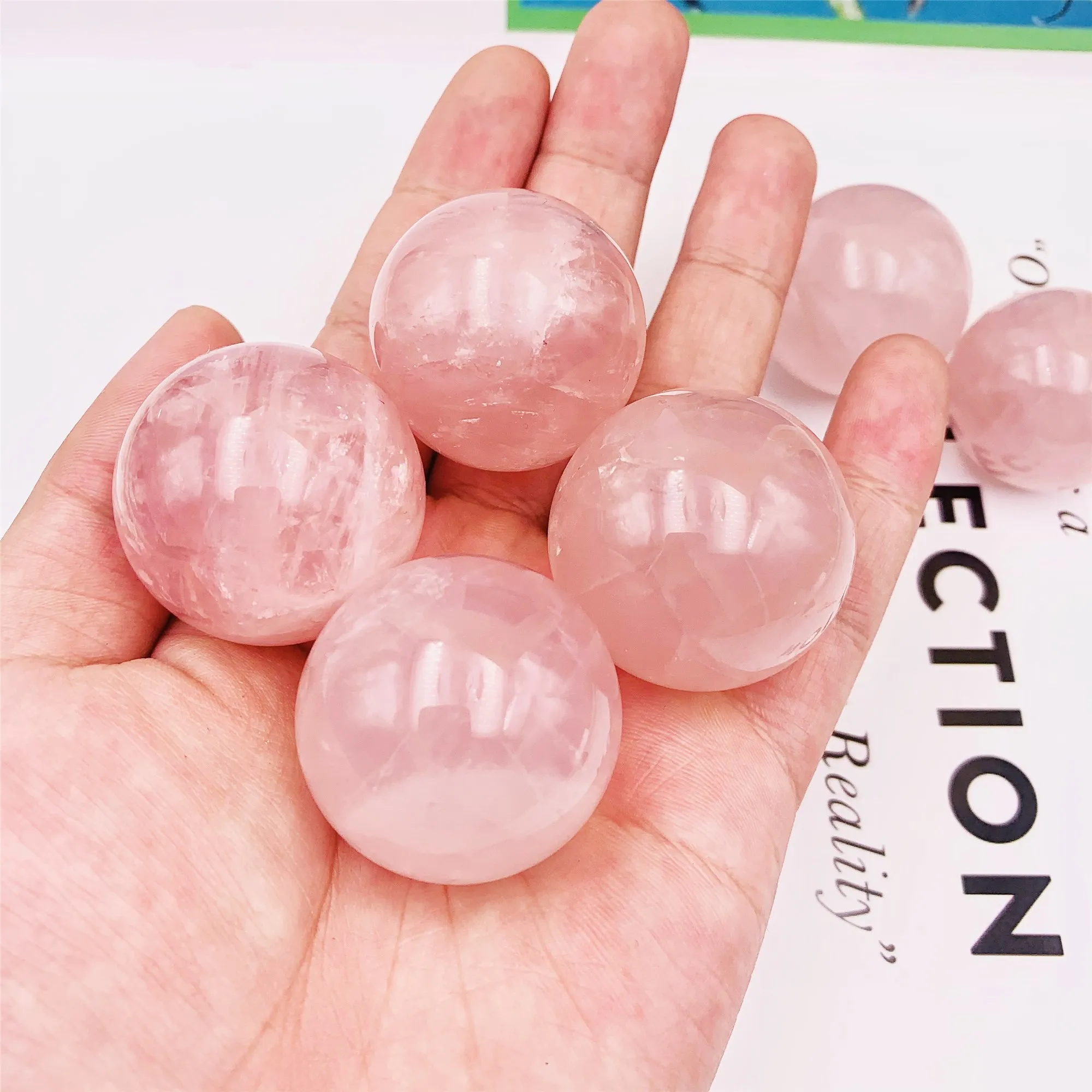 

Beautiful Mineral Gem Natural Crystal Rose Quartz Ball Healing Feng Shui Crystal Home Decoration Gift
