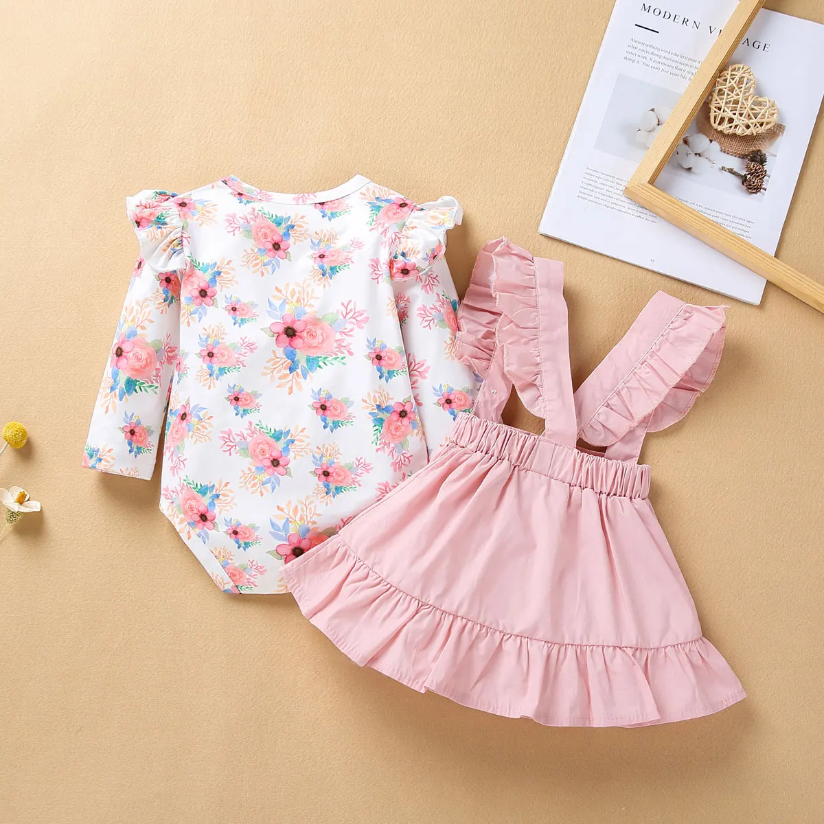 

2Pcs Baby Girls Set Clothes Sweet Flower Long-sleeved Jumpsuit and Fresh Solid Color Suspender Skirt 0-18M