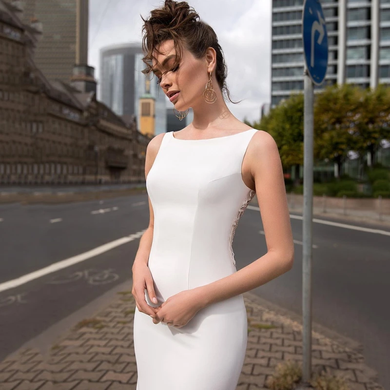 

New Elegant Slim Mermaid Sleeveless Bridal Wedding Gowns Bateau Neck Illusion Back Appliqued Wedding Dress for Bride On Sale